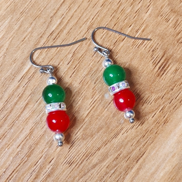 Christmas Dangle Earrings Red & Green Glass Beads & AB Rhinstones Handma… - Picture 1 of 3